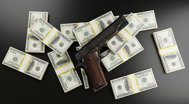 pistole a peníze.jpg