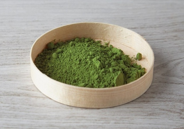 nádobka kratomu